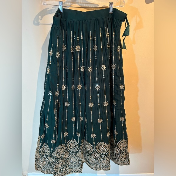 Lengha with top and dupatta, forest green, worn once - Picture 5 of 8